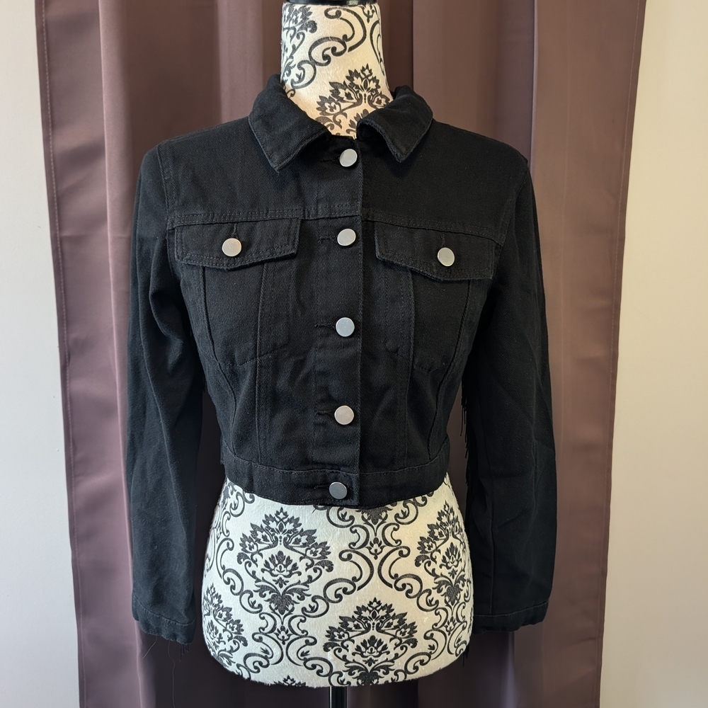 🖤 Cropped Fringe Denim Jacket